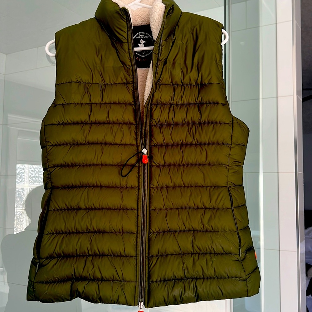 Gorgeous nearly new vest with cozy fleece interior